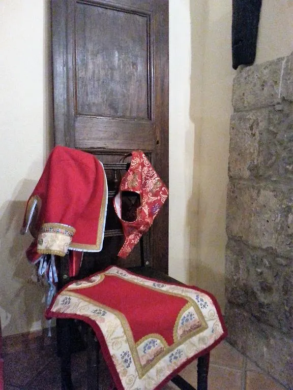 فندق سانتو لوسورغيوفي  Eremo Del Cavaliere 0*,