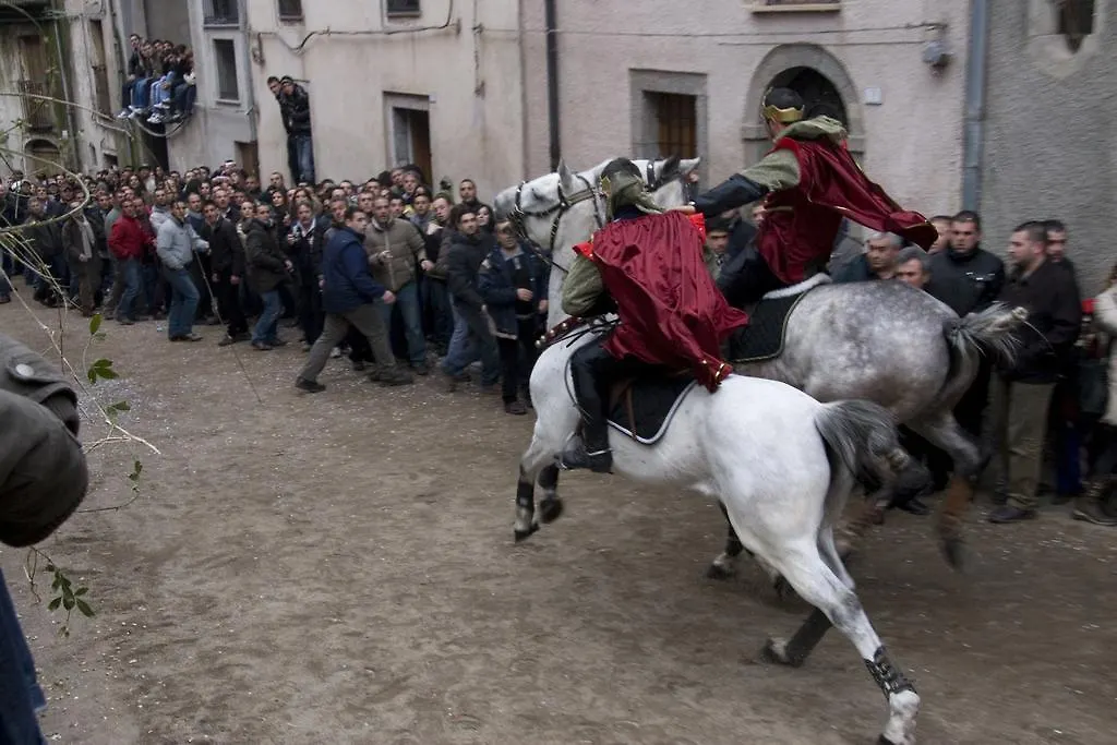 فندق سانتو لوسورغيوفي  Eremo Del Cavaliere 0*,